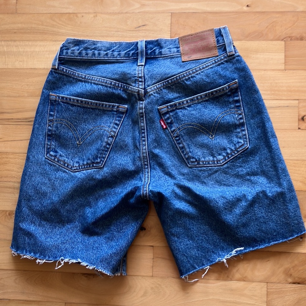 Levi’s - Picture 2 of 5